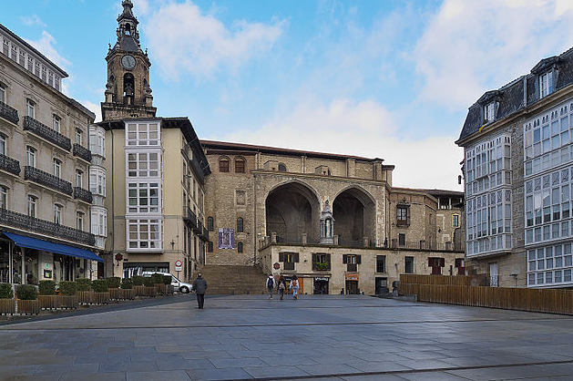 Plaza de la Virgen Blanca