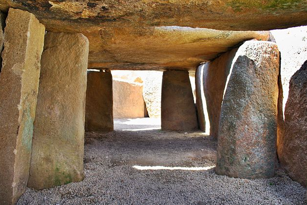 Dolmen del prado de Lácara