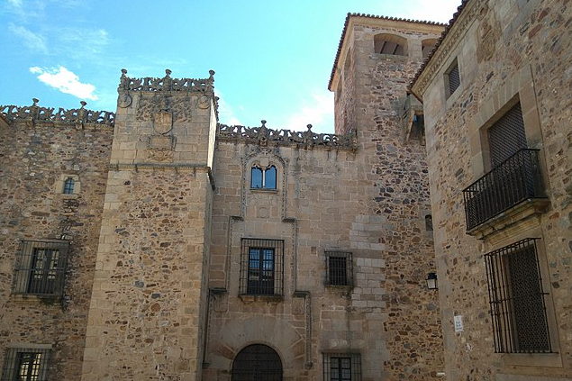 Palacio de los Golfines de Abajo