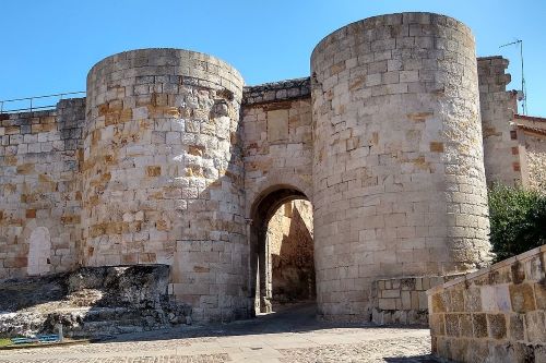 Puerta de Doña Urraca