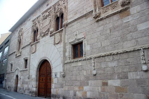 Palacio de los Momos